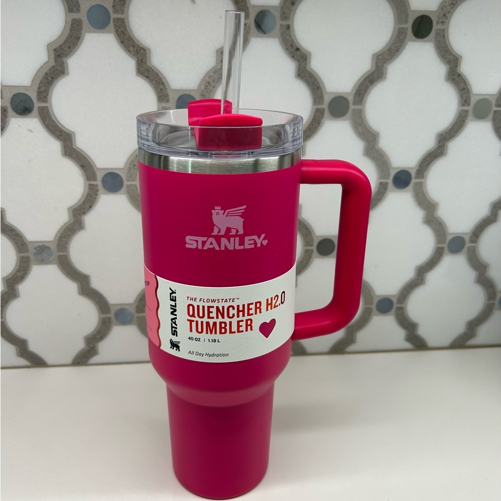 Limited Edition Stanley 40oz Cosmo Pink Target Valentine’s Day Quencher H2.O 💝